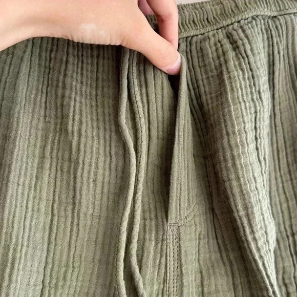 Lou & Grey Sage Green Linen Inspired Tapered Pants, Green Joggers, Size Small - Picture 11 of 16